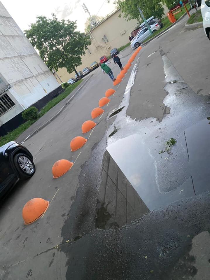Въезд во двор в Напольном проезде оборудуют в течение двух месяцев